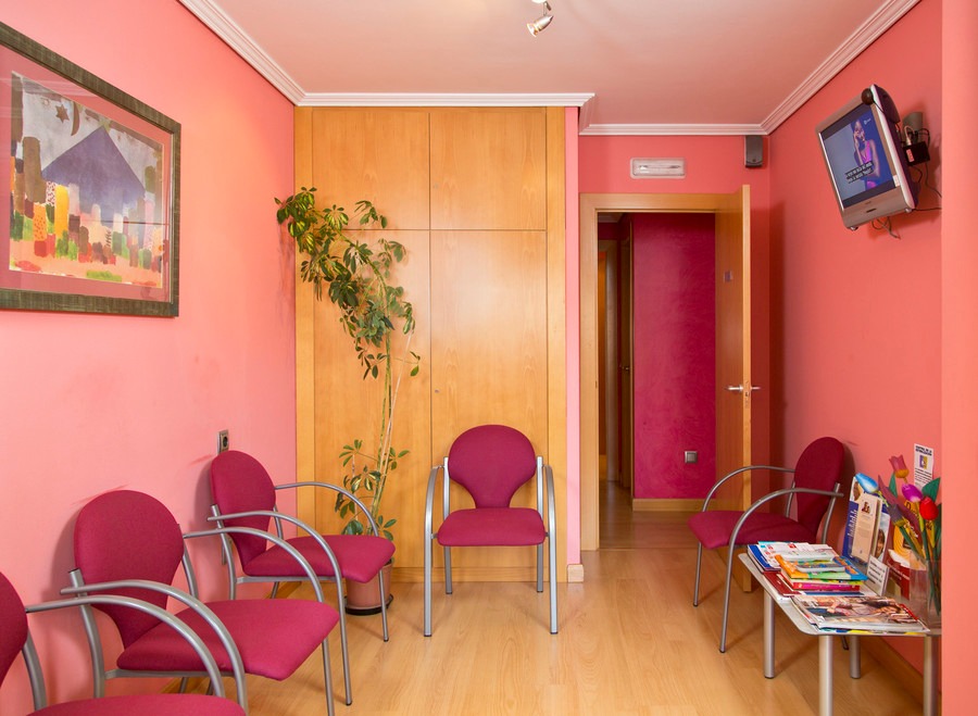 Sala de espera colorida